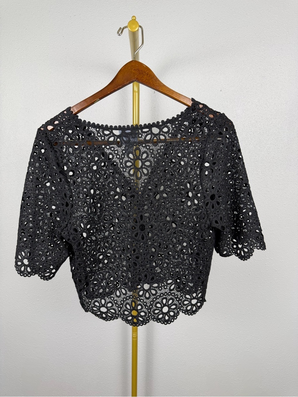 Rabbit Rabbit Rabbit Black Floral Crochet Lace Cardigan Top M - Picture 4 of 4